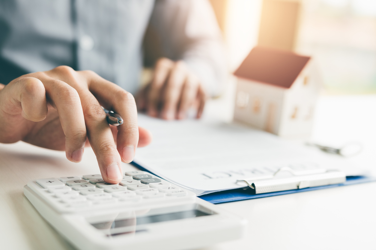 Devo investir em imóveis agora?