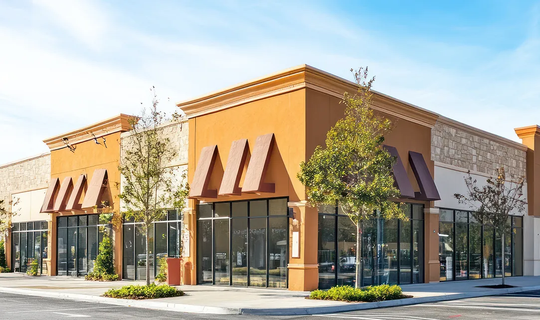 Strip malls: por que esse modelo de centro comercial tem atraído tantos investidores?